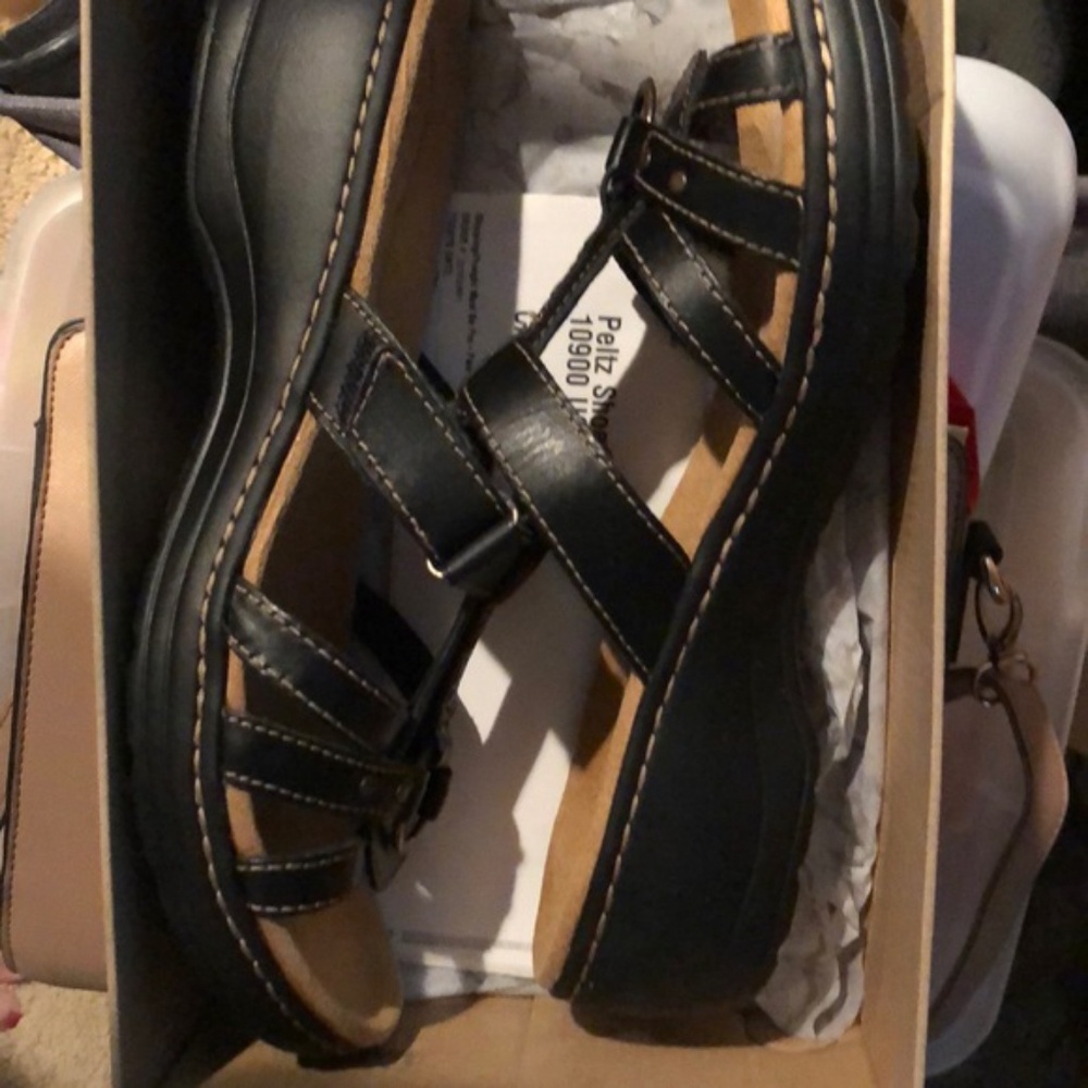 Clarks HAYLA's Sandals NWOT